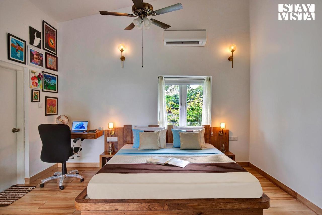 Stayvista's Glasshouse: Orchard Farmstay with Pool and Relaxation Gurgaon Exterior photo